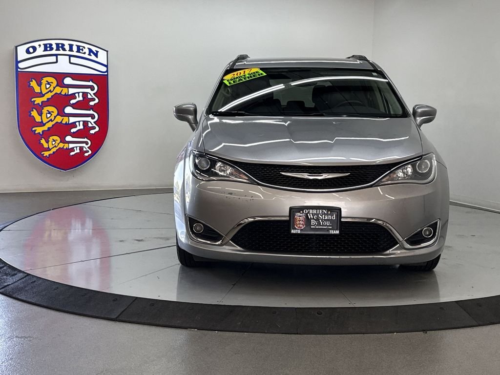 Used 2017 Billet Silver Metallic Chrysler Touring L image 10