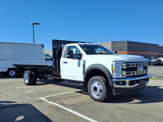2025 Ford F-550 Chassis Cab XL