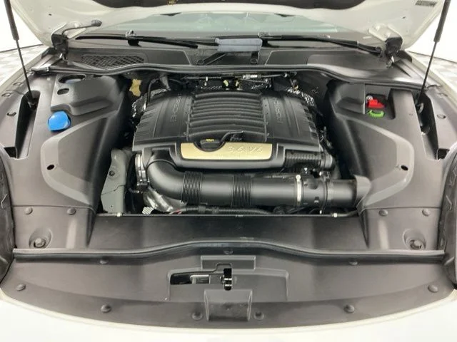 Used 2017  Porsche  image 31