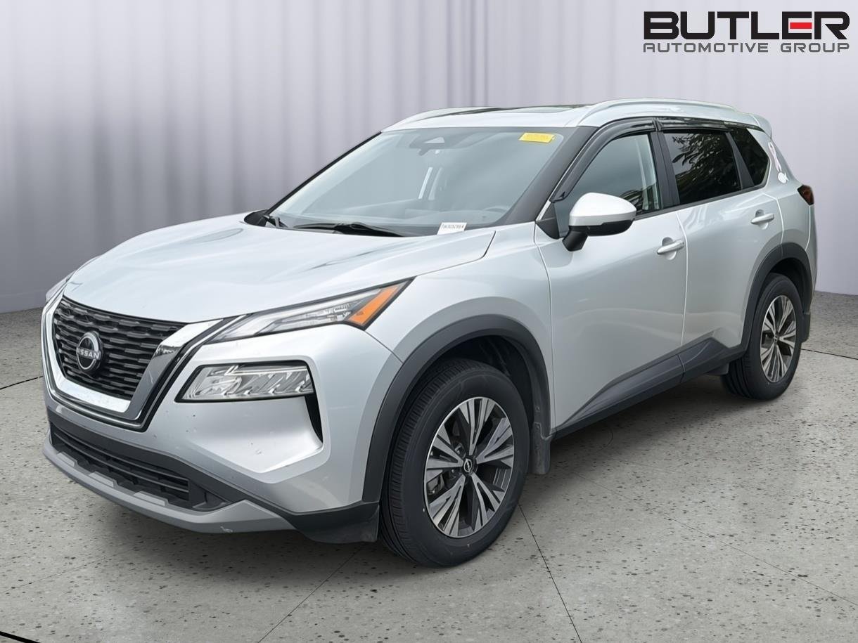 Used 2022 Brilliant Silver Metallic Nissan SV image 2