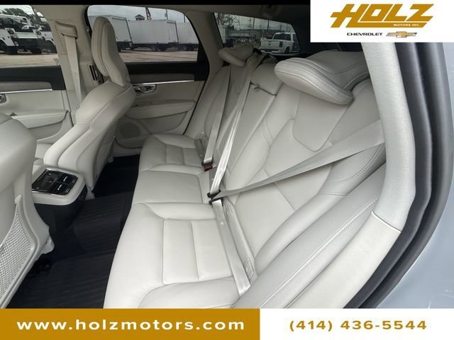 Used 2025 Gray Volvo Plus, B6 AWD Gas (mild hybrid) image 25
