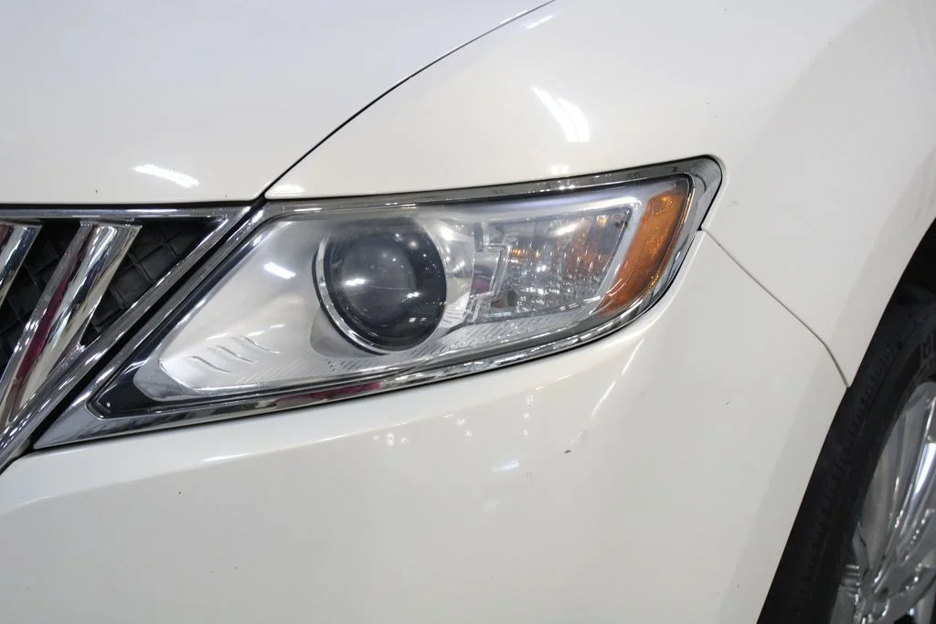 Used 2012 Beige Lincoln Base image 35