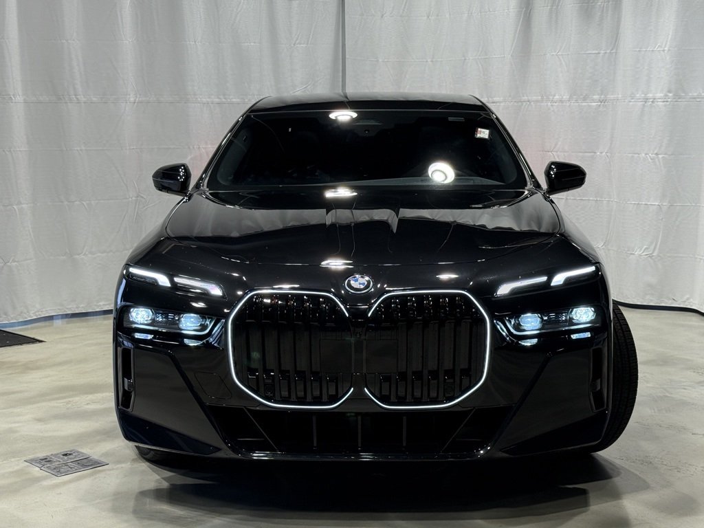 Used 2025 BMW i7 60 with VIN WBY53EJ08SCU98909 for sale in Orland Park, IL