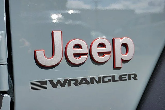 New 2026 Anvil Clear-Coat Exterior Paint Jeep Rubicon image 11