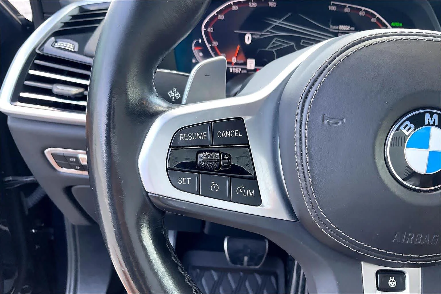 Used 2023 Carbon Black Metallic BMW xDrive40i image 25