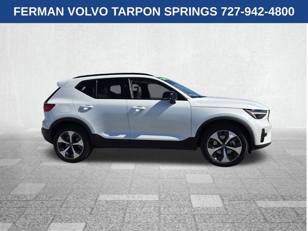 2026 Volvo XC40 Plus - Photo 11