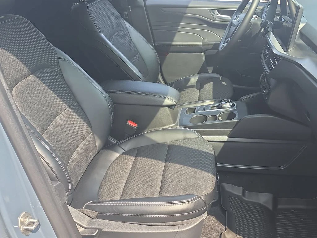 Used 2025 Blue Ford Base image 29