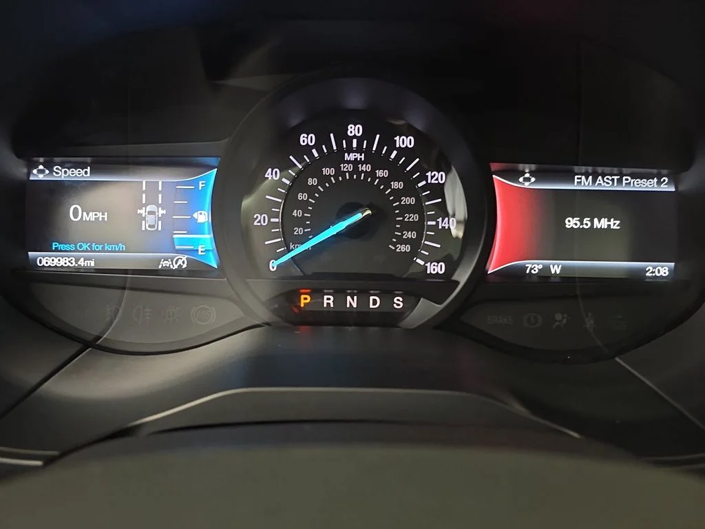 Used 2019 Gray Ford SEL image 22