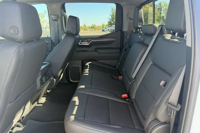 New 2026 Glacier White Tricoat GMC SLT image 27