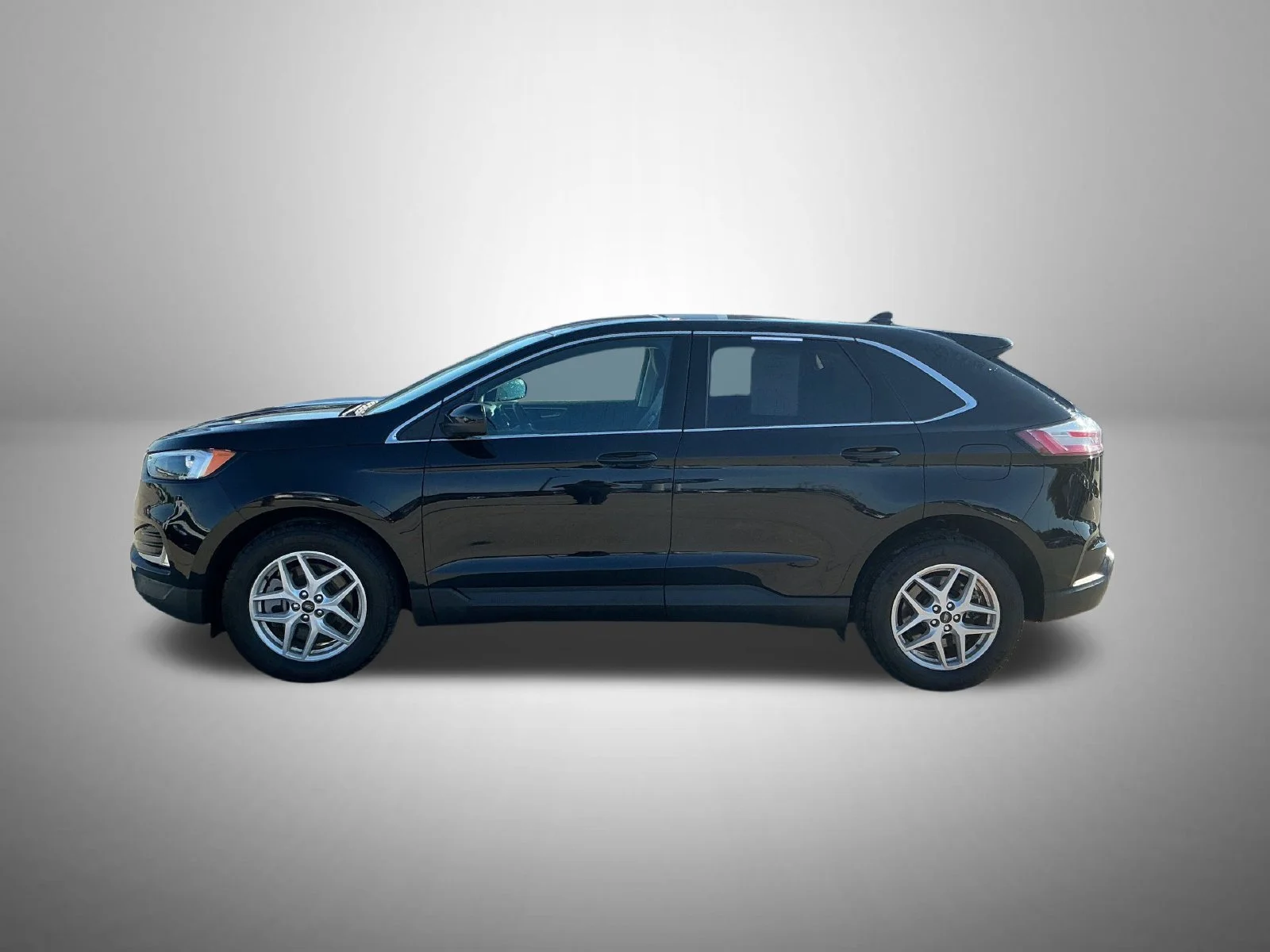 Used 2024 Black Ford SEL image 2