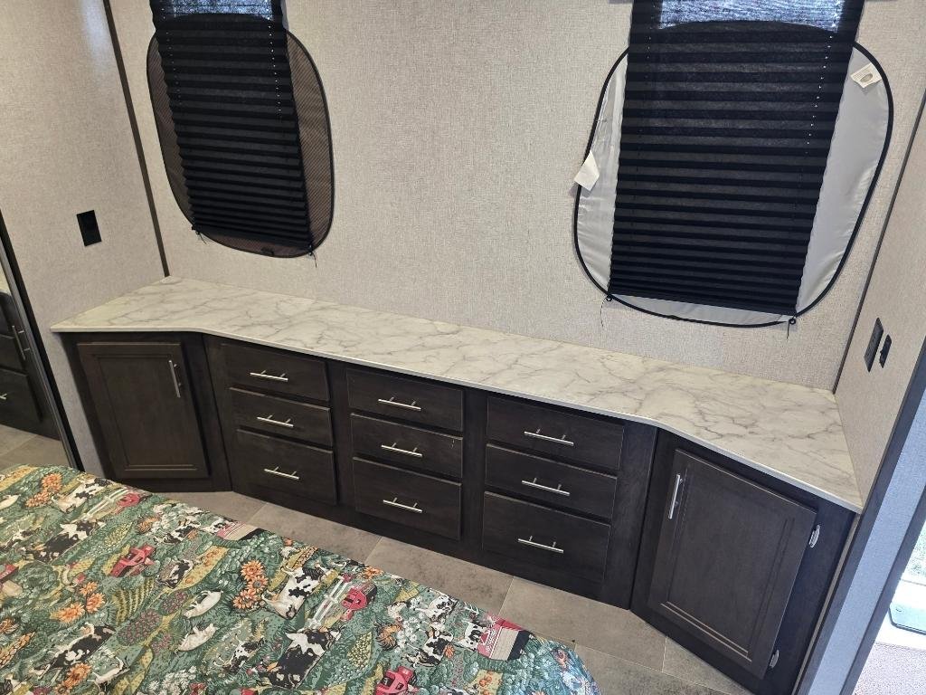 Used 2021 White Coleman  image 18