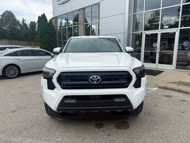 2025 Toyota Tacoma SR5 - Photo 9