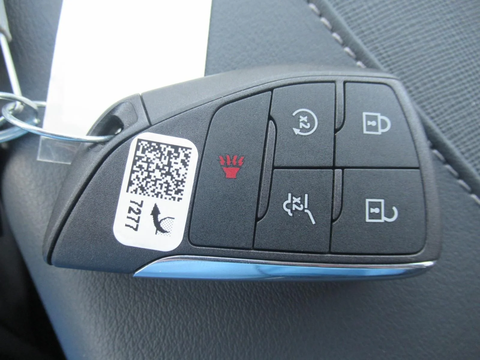 Used 2025 Blue Buick Preferred image 30