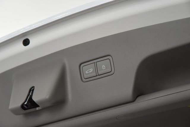 New 2026 White Hyundai SEL 7P image 27