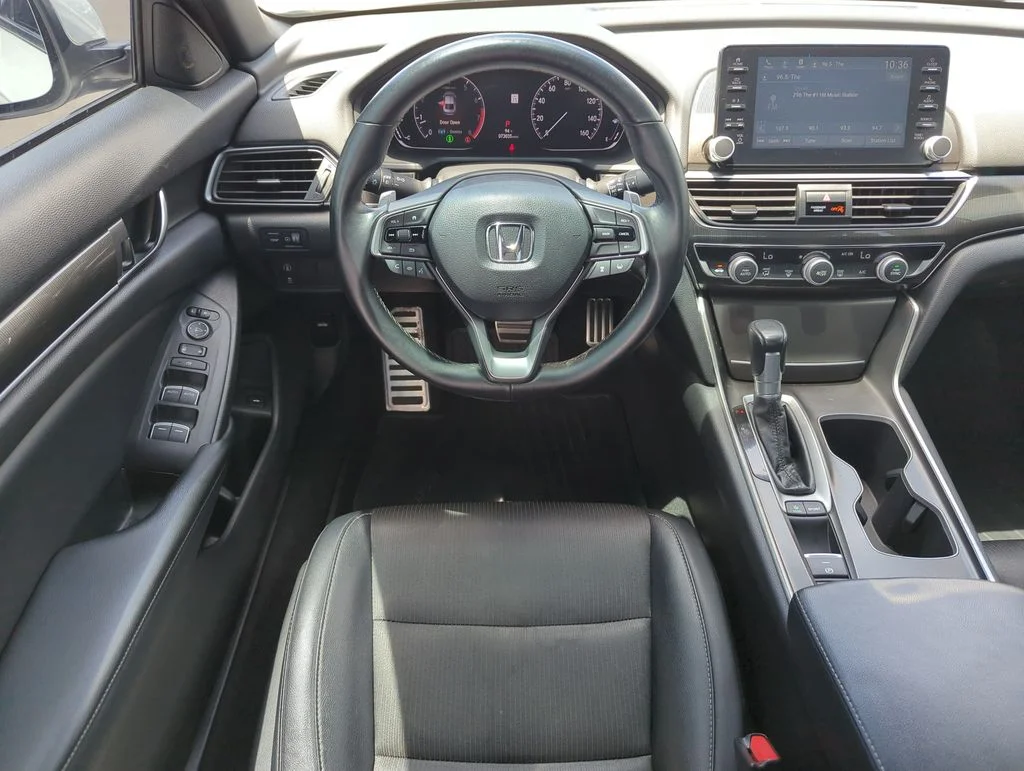 Used 2018  Honda Sport image 14