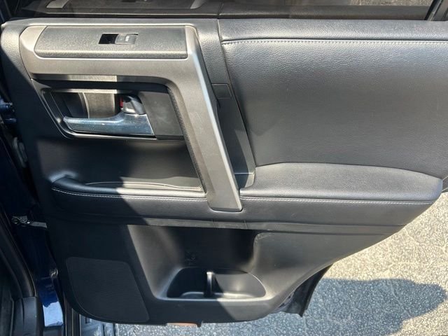 Used 2016  Toyota SR5 Premium image 5