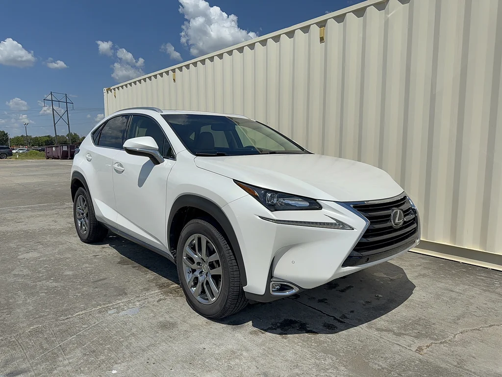 Used 2015 Eminent White Pearl Lexus Base image 1