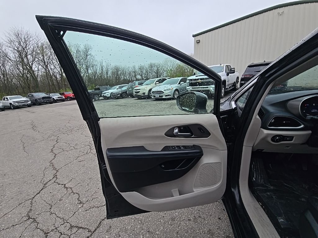 Used 2021 Black Chrysler Touring L image 21