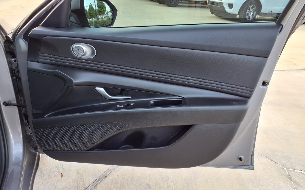 Used 2023 Silver Hyundai SEL image 16