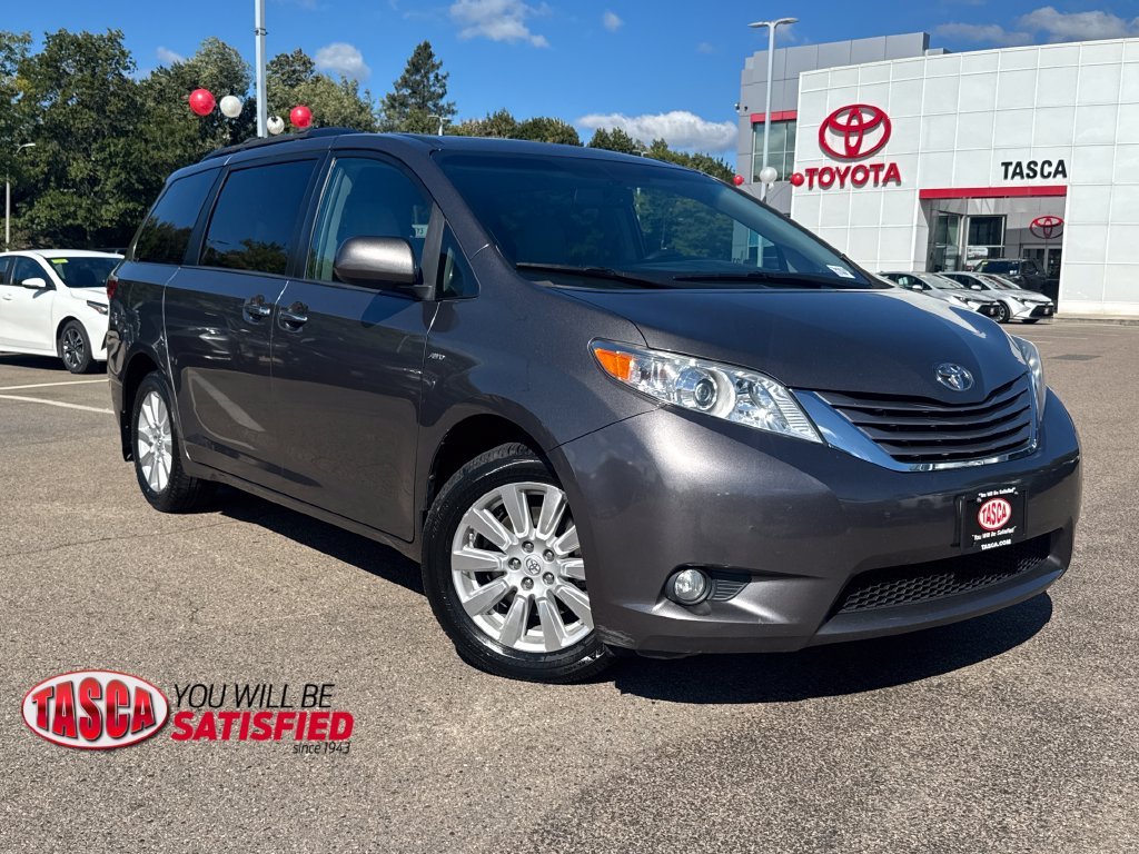 Used 2017 Gray Toyota XLE Premium image 1