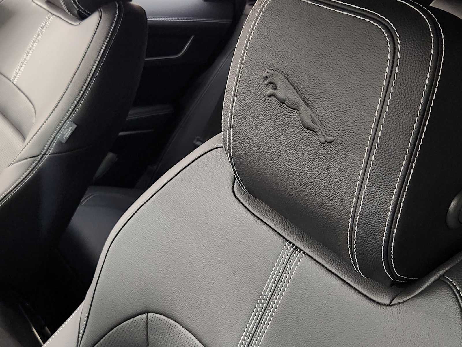 2026 Jaguar F-Pace R-Dynamic S - Photo 15