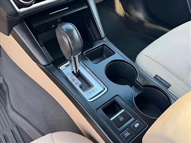 Used 2019 White Subaru 2.5i Premium image 21