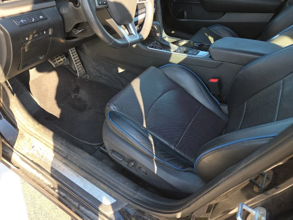 Used 2019 Black Hyundai Limited image 24