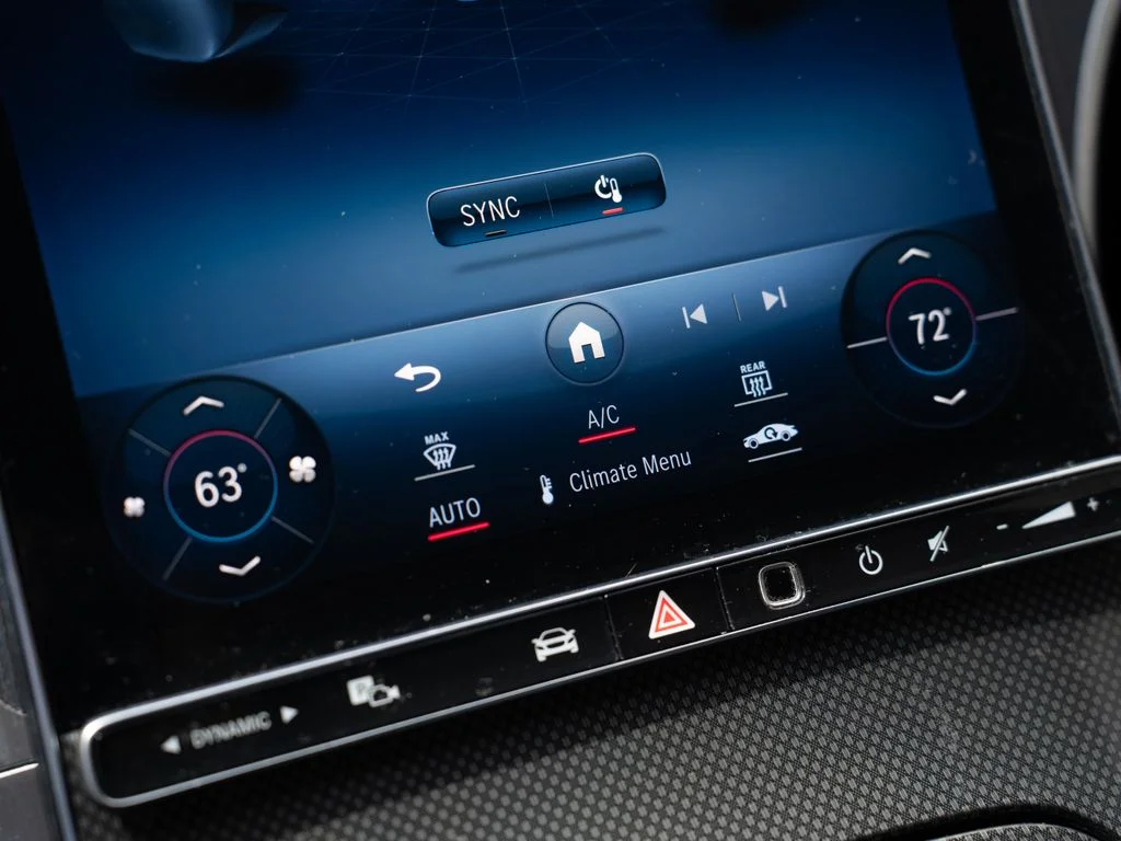 Used 2023  Mercedes-Benz C 300 image 27