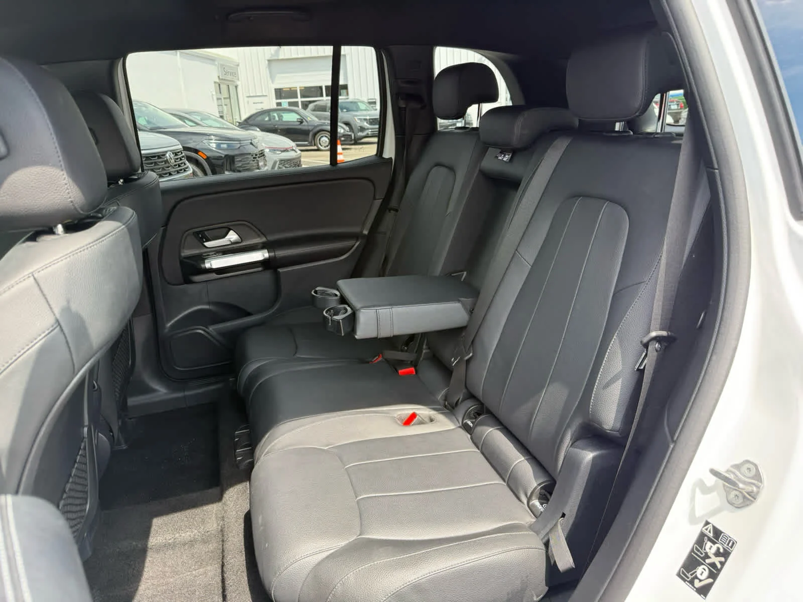 Used 2023 Polar White Mercedes-Benz GLB 250 image 17
