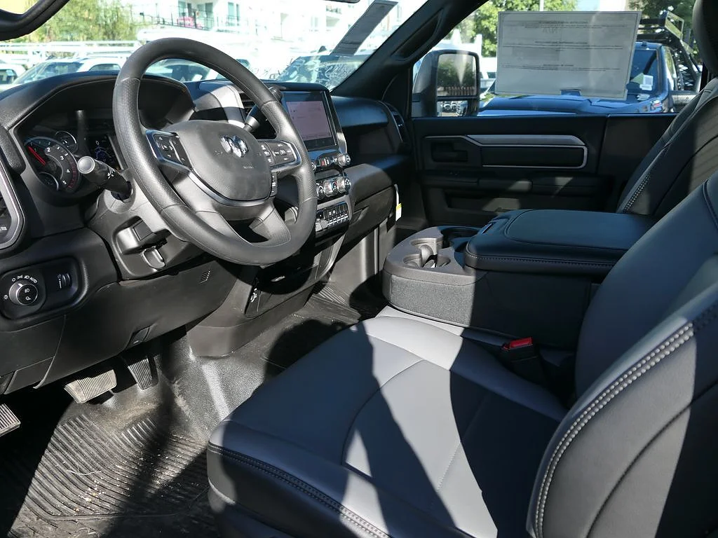 New 2026 Bright White Clearcoat RAM Tradesman image 10