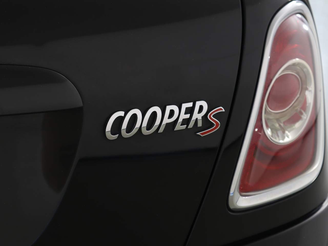 Used 2013 Midnight Black Metallic MINI Cooper S image 7