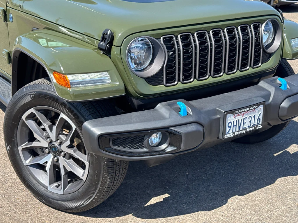 Used 2024 Green Jeep Sport S 4xe image 6