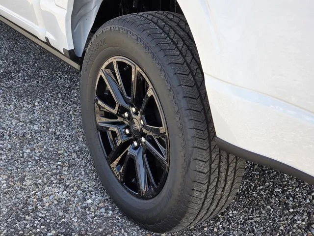 New 2026 Star White Metallic Tri-Coat Ford Platinum® image 7