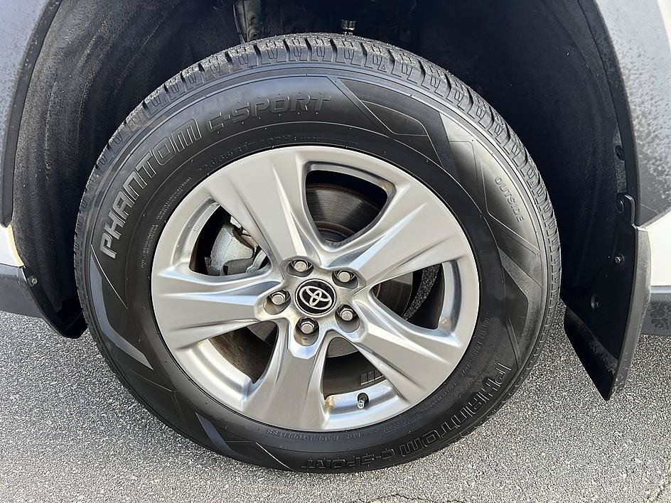Used 2024 Ice Toyota XLE image 9