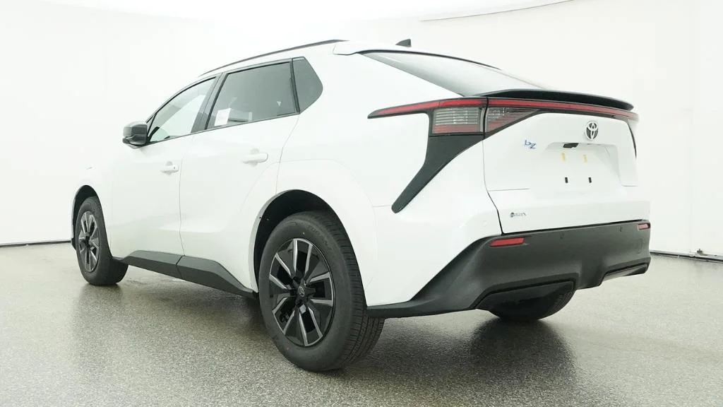 New 2026 Wind Chill Pearl Toyota XLE image 45