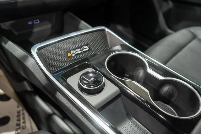 New 2027 Summit White Chevrolet LT image 26