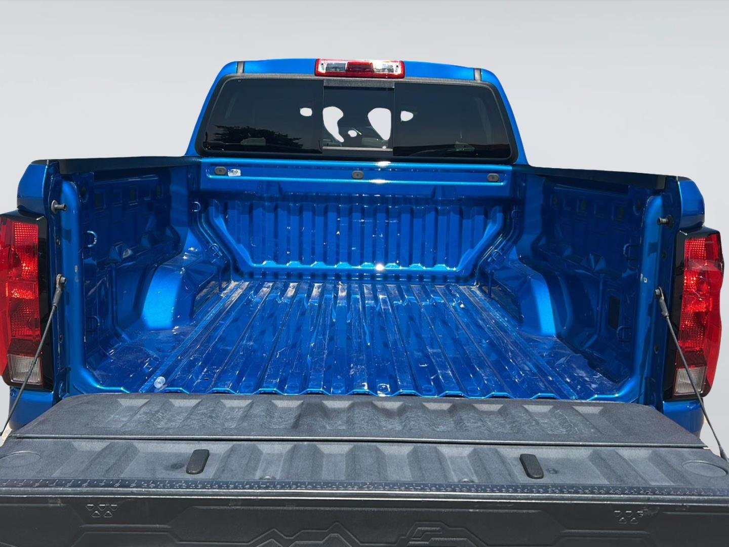 Used 2023 Glacier Blue Metallic Chevrolet 4WD LT image 27