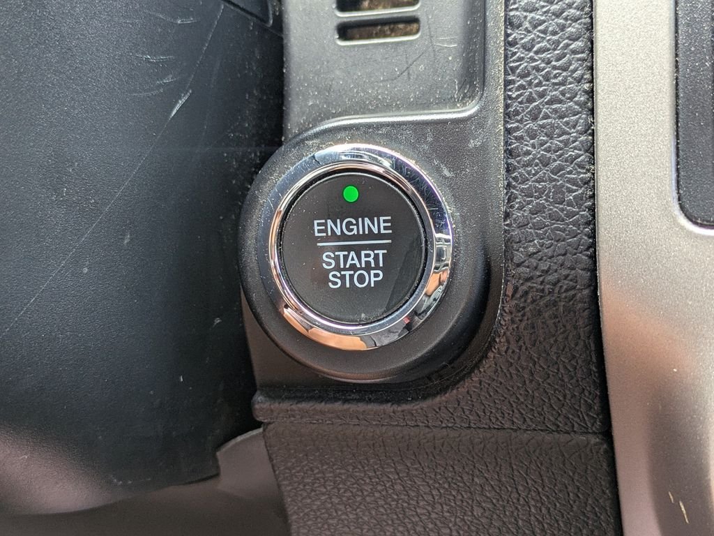 Used 2017 Silver Ford Limited image 32