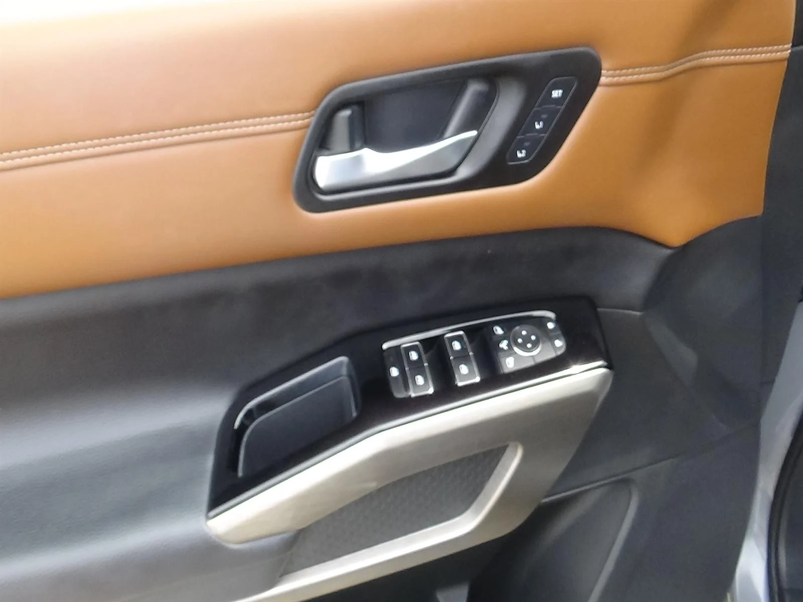 Certified Used 2023 Boulder Gray Pearl (kby) Nissan Platinum image 15