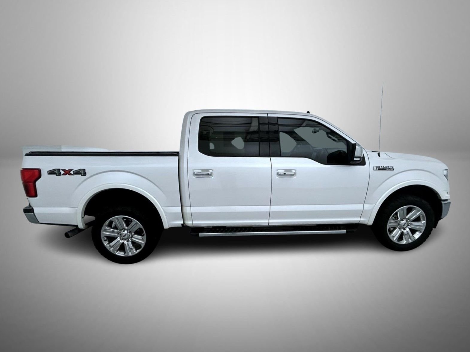 Used 2019 White Ford Lariat image 4