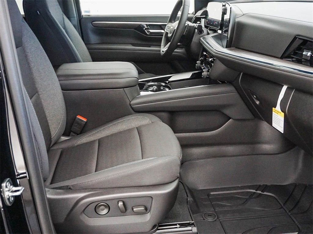 2026 Chevrolet Suburban LS - Photo 14