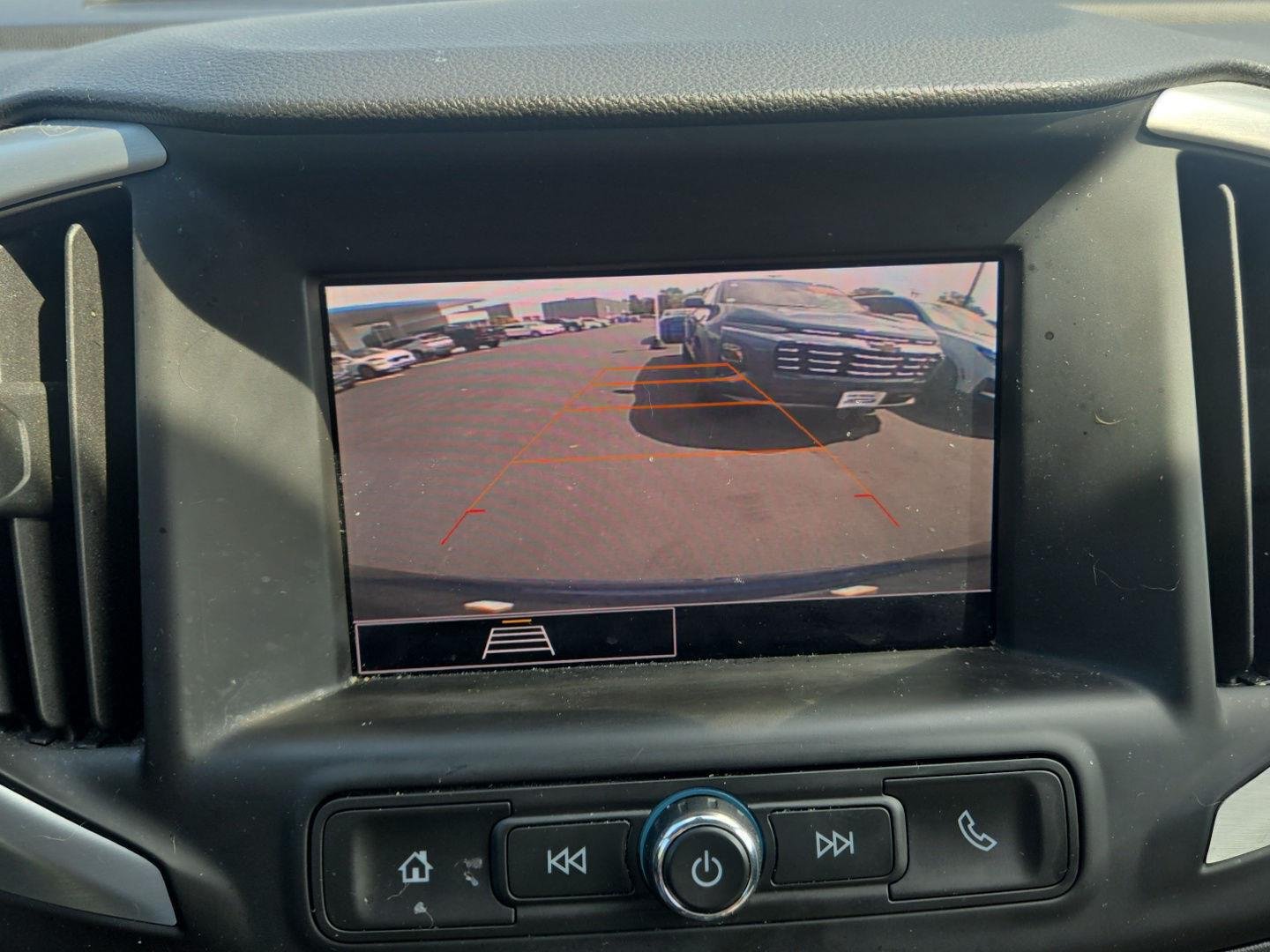 Used 2023 Marine Metallic GMC SLE image 4