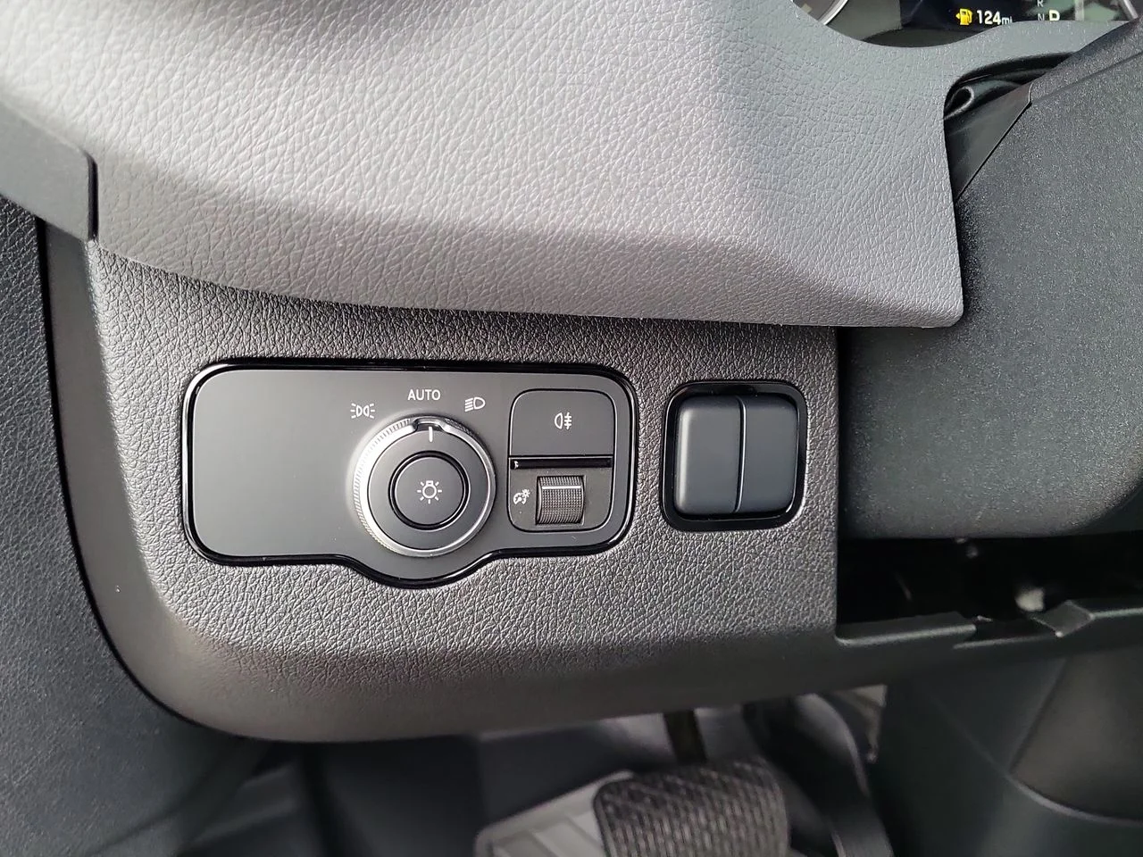New 2026 Arctic White Mercedes-Benz Passenger 170 WB image 18
