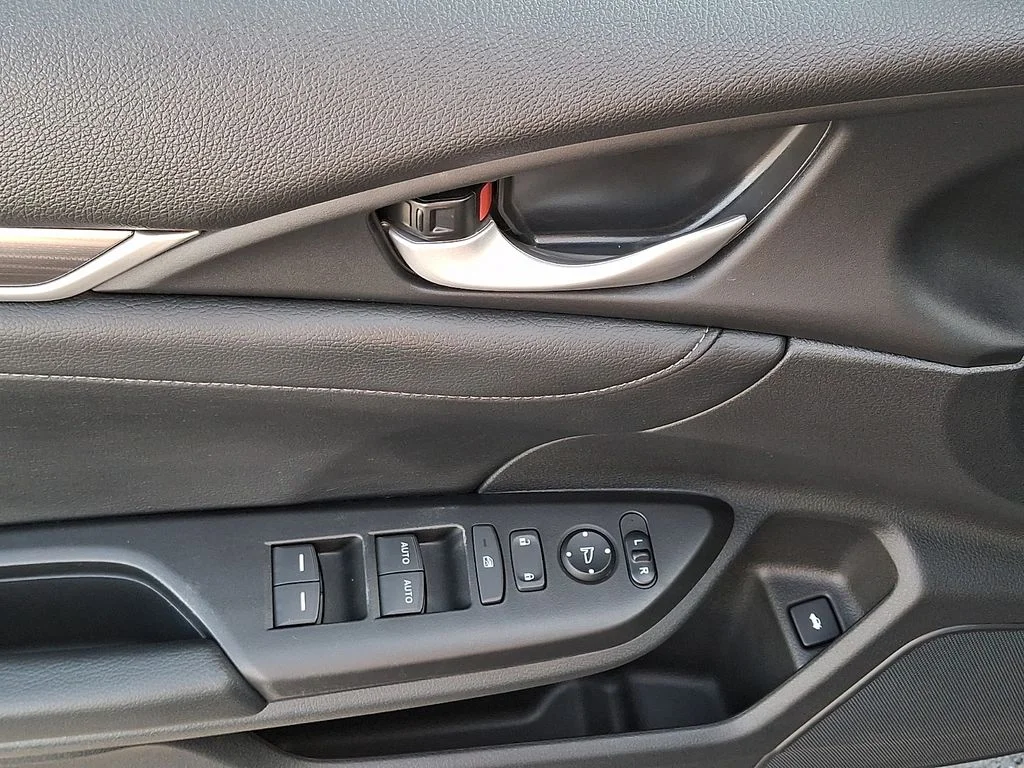 2021 Honda Civic Touring - Photo 12