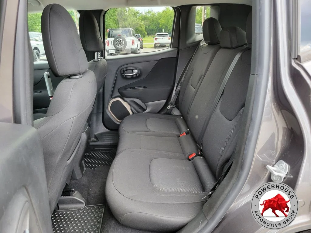 Used 2017 Gray Jeep Latitude image 17