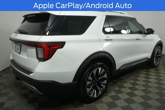 New 2027 Star White Metallic Tri-Coat Ford Platinum™ image 17