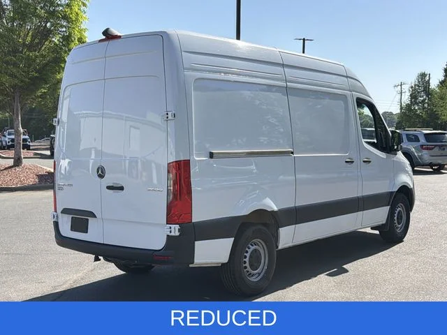Used 2025 White Mercedes-Benz Cargo 144 WB image 12