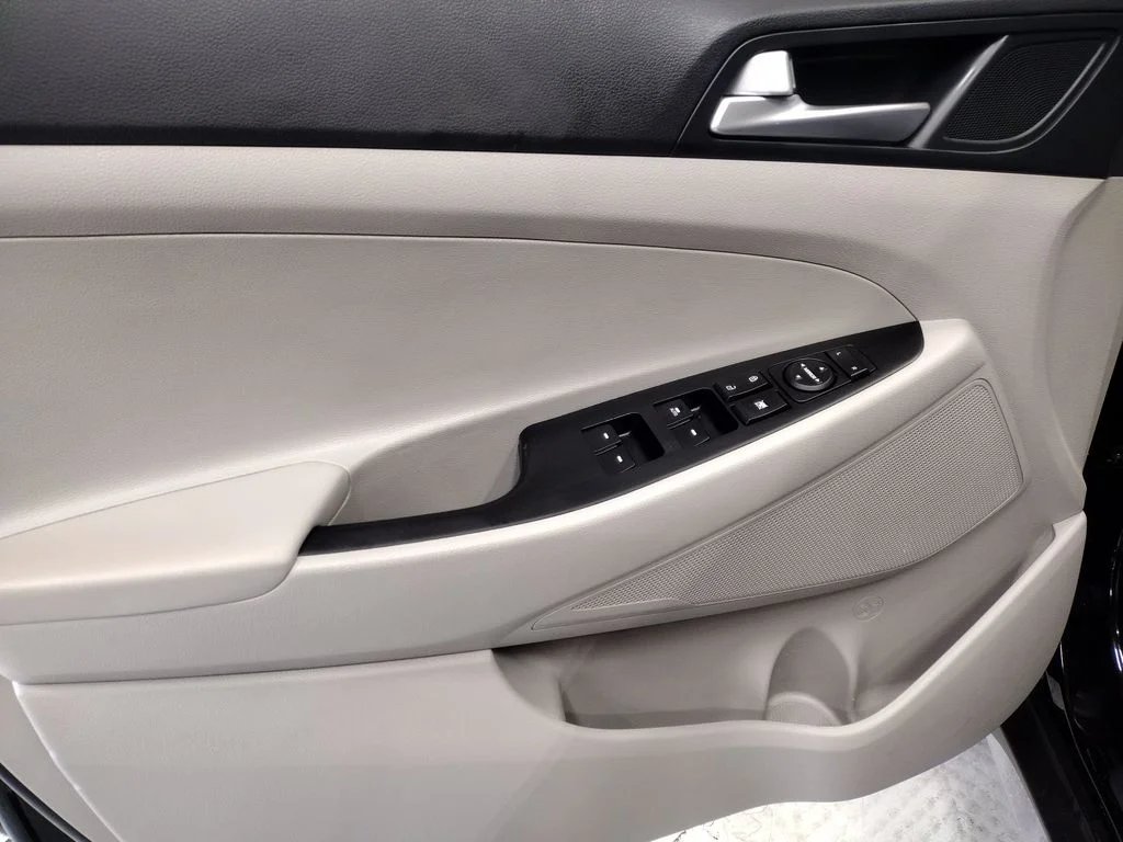 Used 2020 Black Hyundai SEL image 18