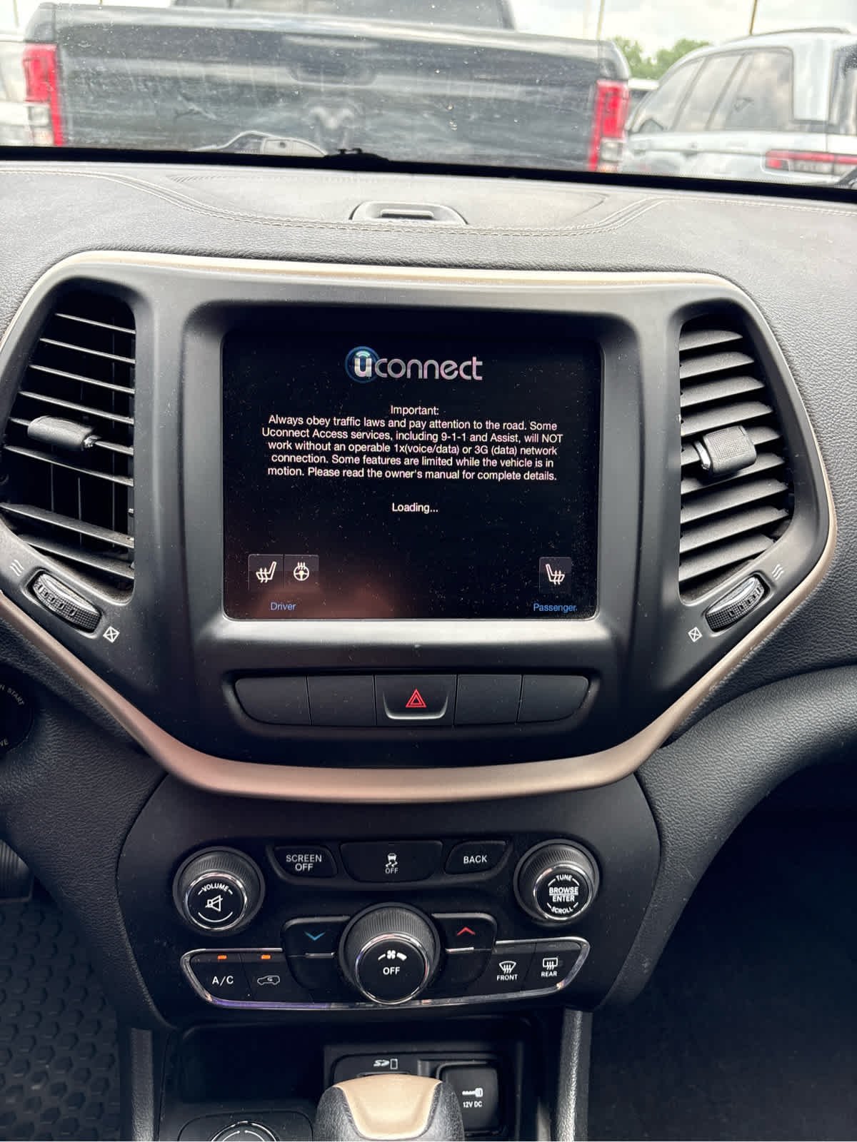 Used 2014 Eco Green Pearlcoat Jeep Latitude image 12