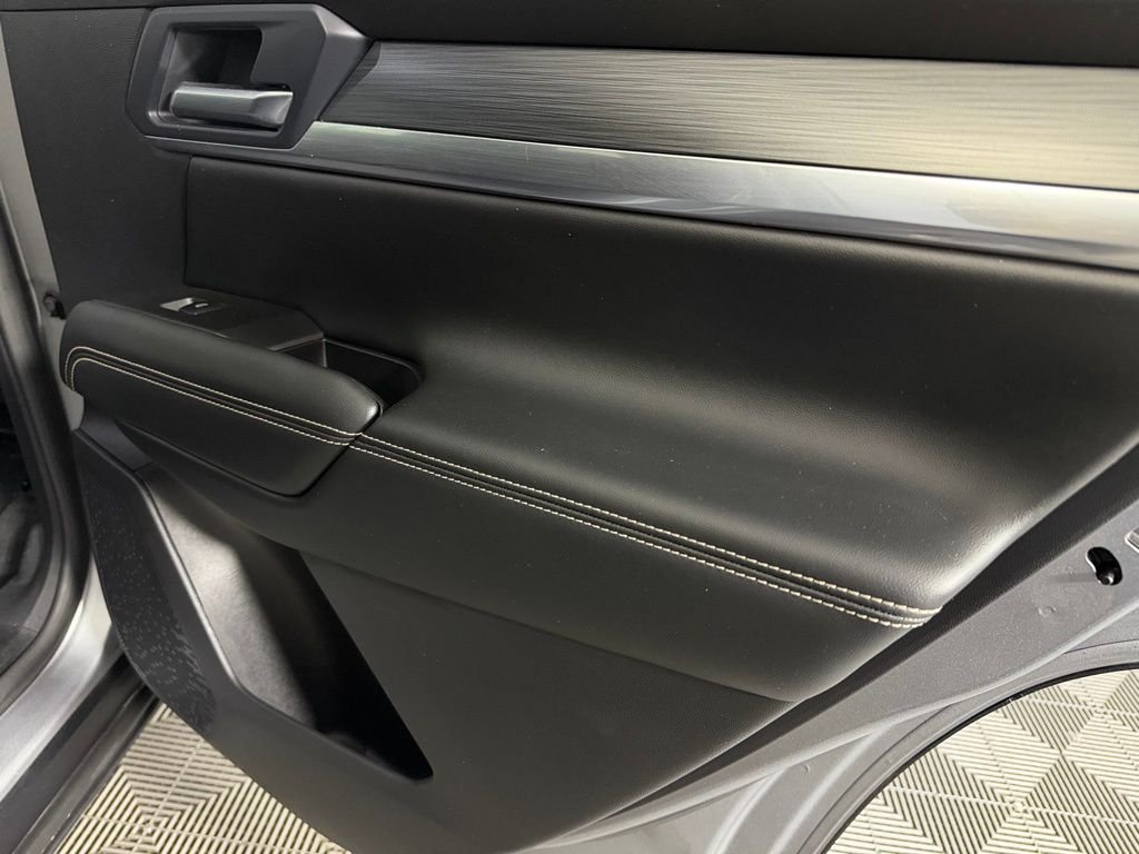 Used 2025 Sterling Metallic GMC Elevation image 30
